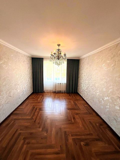 Satılır 3 otaqlı köhnə tikili 75.5 m² — Bakı