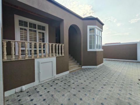 Satılır 3 otaqlı həyət evi/bağ evi 90 m² — Bakı