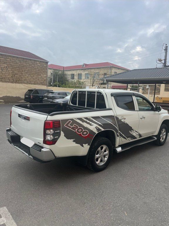 Mitsubishi L200, 2.4 L, 2020 il, 200 000 km — Avtomobillər, Bakı (6)