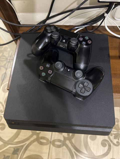 PlayStation 4 Slim və 4 adəd oyun GTA 5 Hİtman 3 Gran Turismo və — Bakı