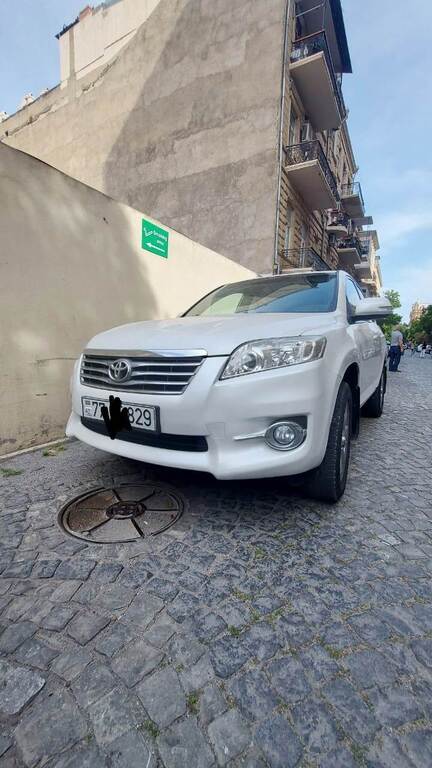 Toyota RAV4, 2.0 L, 2011 il, 365 000 km — Bakı