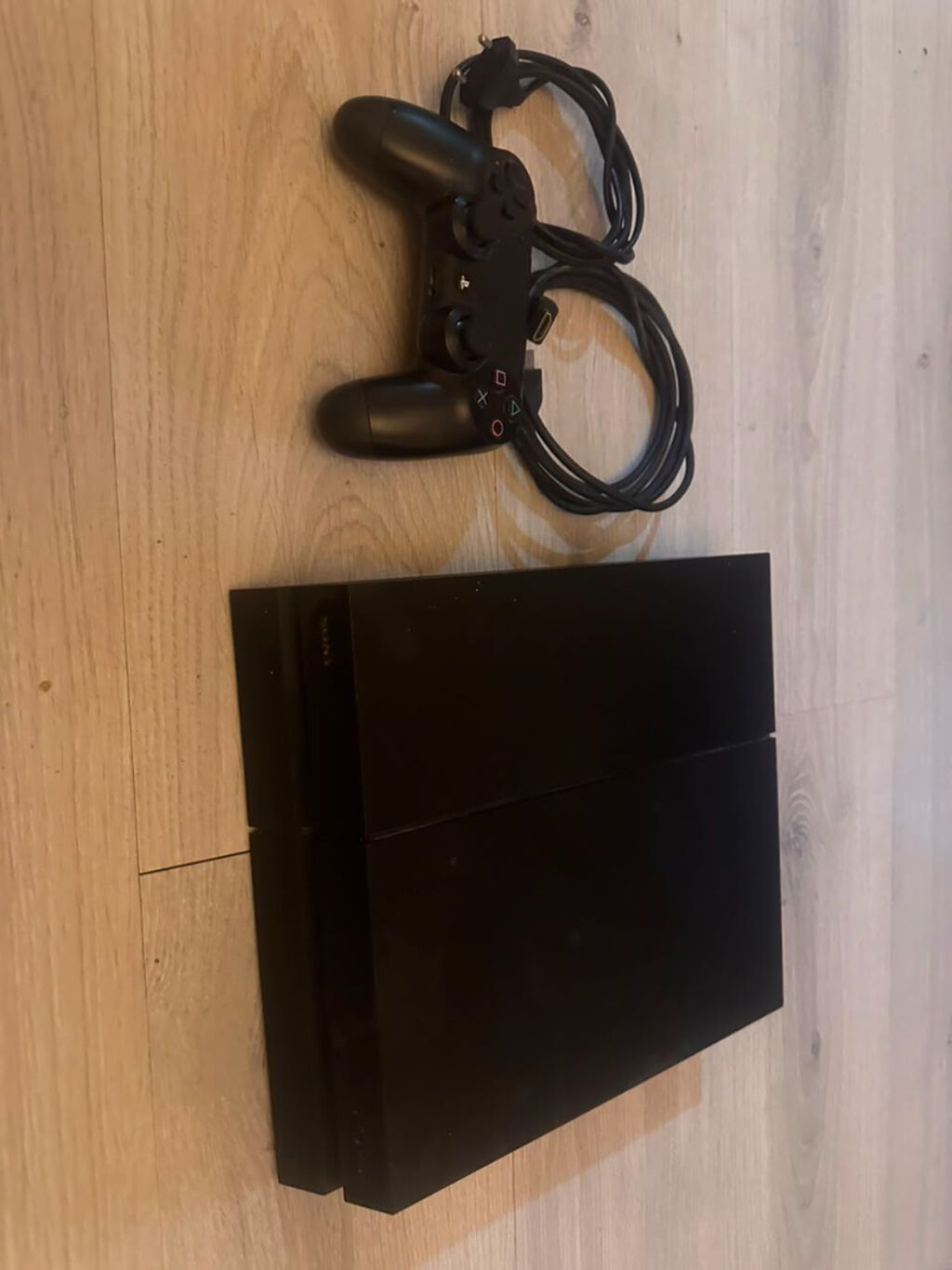 Playstation 4 satilir. Çox az istifadə olunub. Hətda toplamda istifade — Oyun konsolları, Bakı (3)