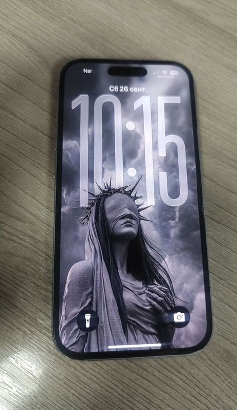 IPhone 15, Qara, Face ID — Şəki