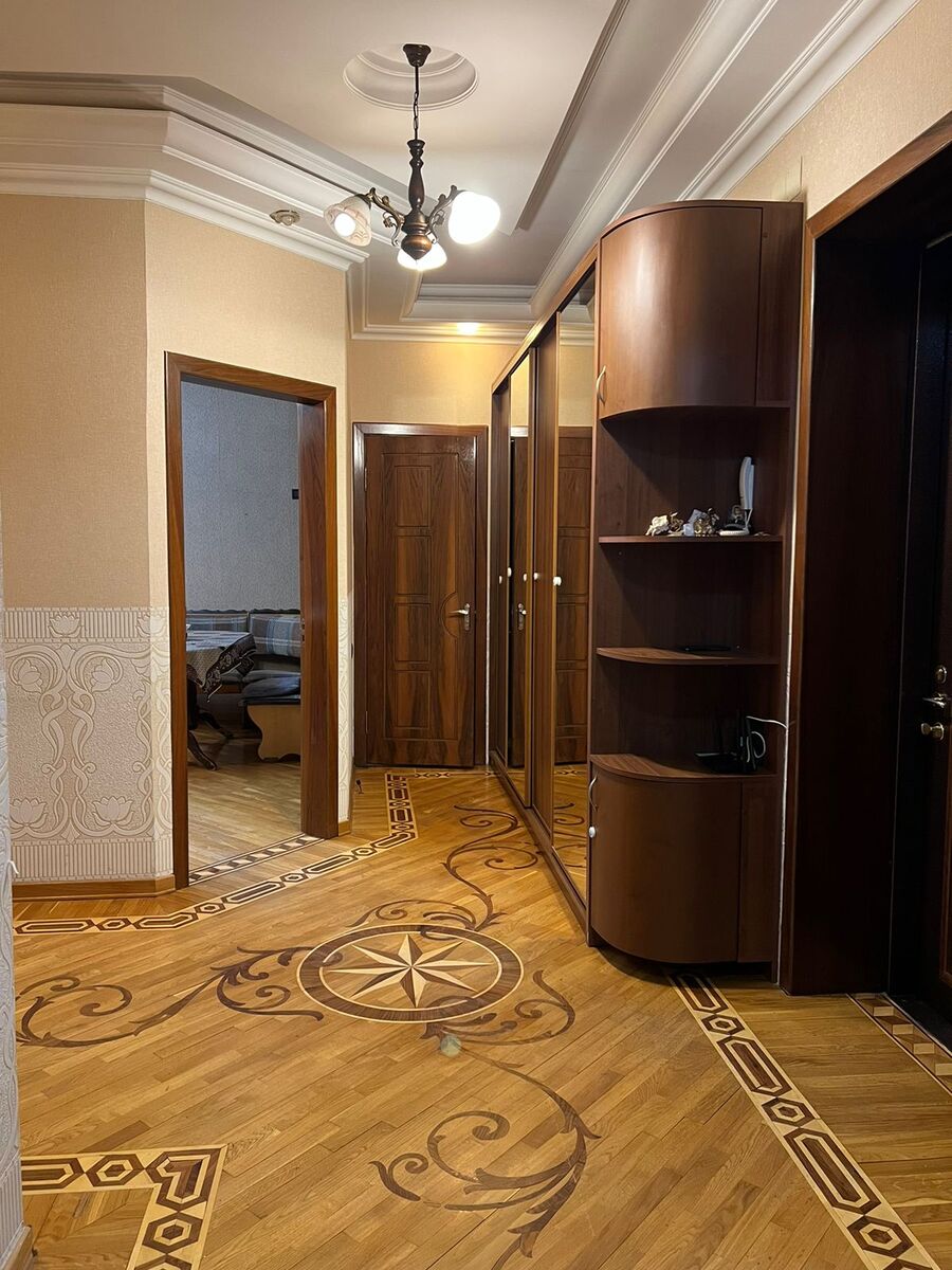 İcarəyə verilir 3 otaqlı köhnə tikili 160 m² — Mənzil, Bakı (7)