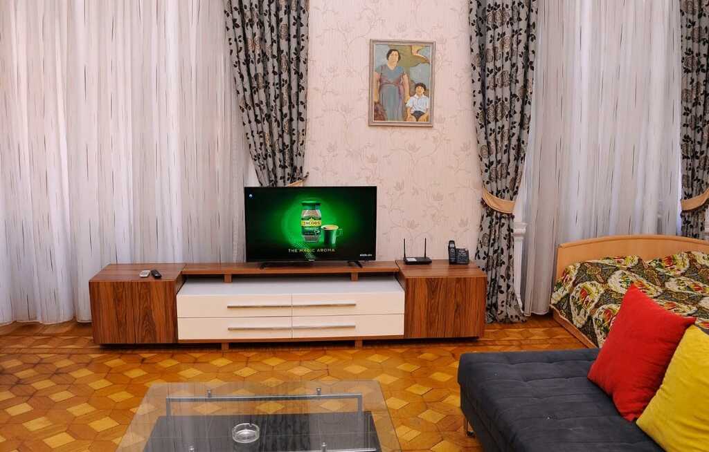 İcarəyə verilir 2 otaqlı köhnə tikili 90 m² — Mənzil, Bakı (5)
