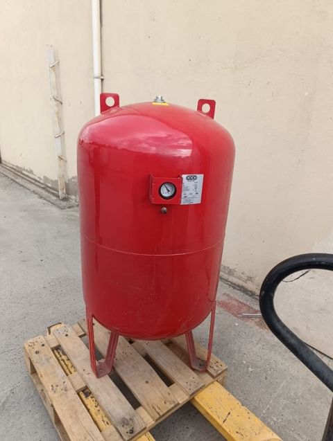 Cən satılır: 300 litr həcmli qırmızı membran/akkumulyator (hidravlik) — Bakı