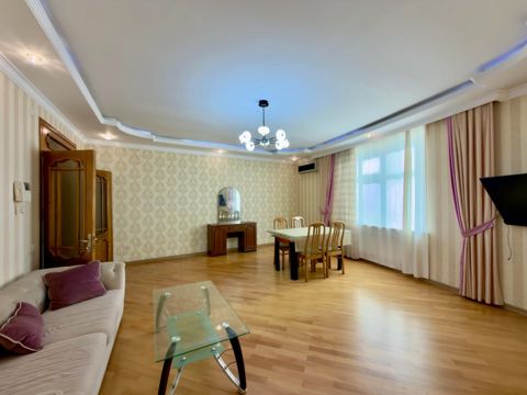 Satılır 3 otaqlı yeni tikili 135 m² — Bakı