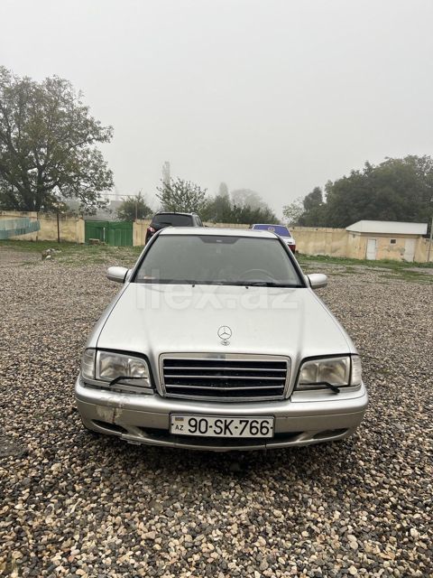 2000 Mercedes-Benz C 230, 2.3 L, 2000, 320,000 km — Qusar