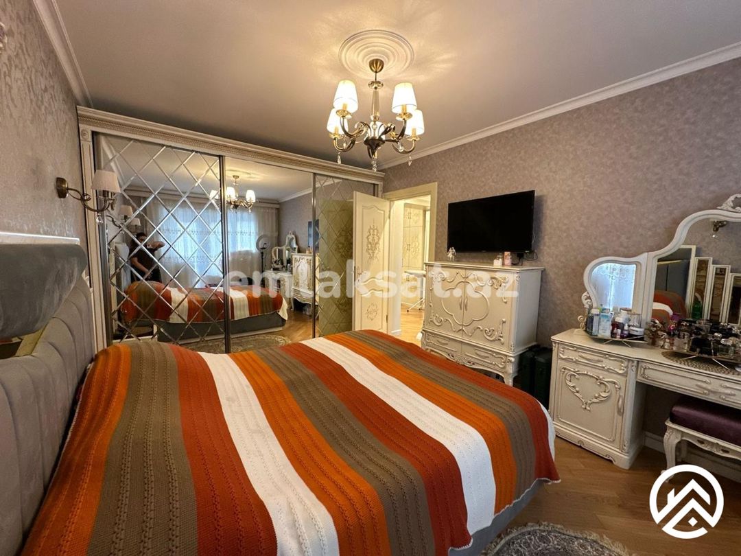 Satılır 4 otaq köhnə tikili 140 m², İçərişəhər metrosu — Mənzil, Bakı (4)
