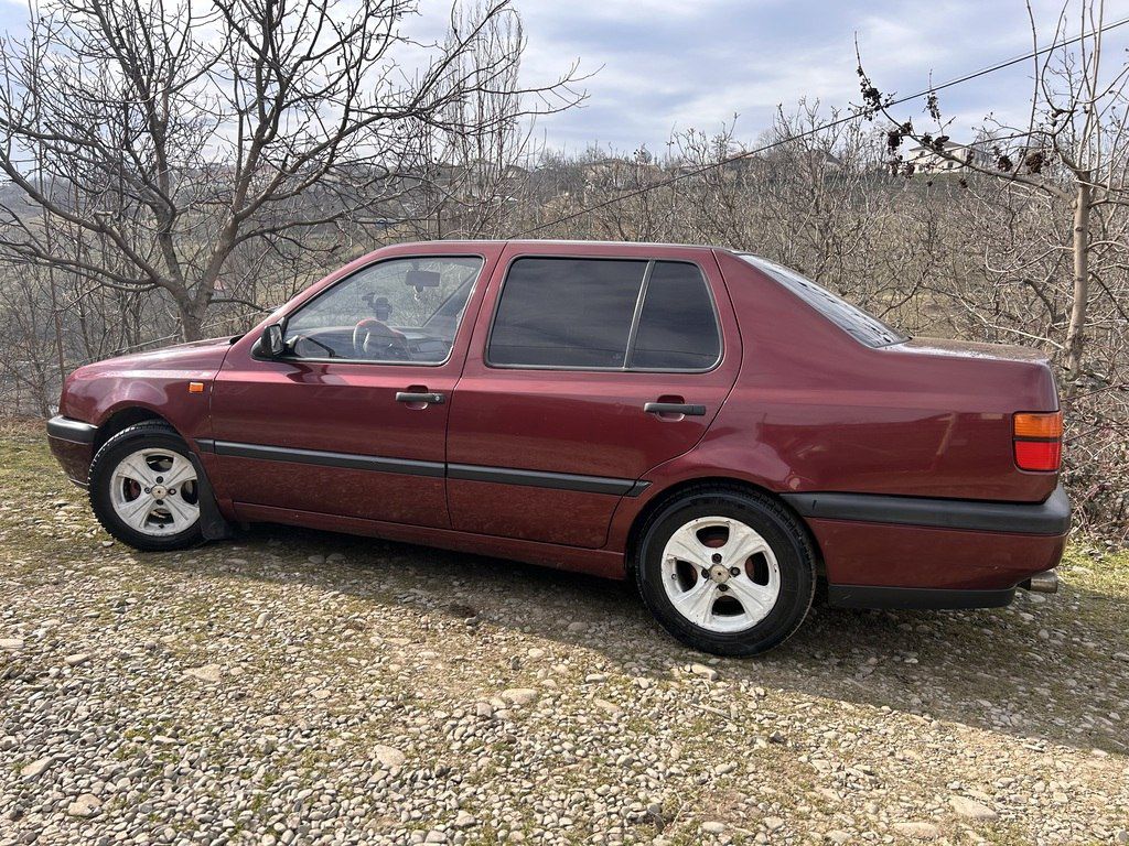 Volkswagen Vento, 1.9 L, 1994 il, 207 586 km 38-BJ-869 — Avtomobillər, Bakı (4)