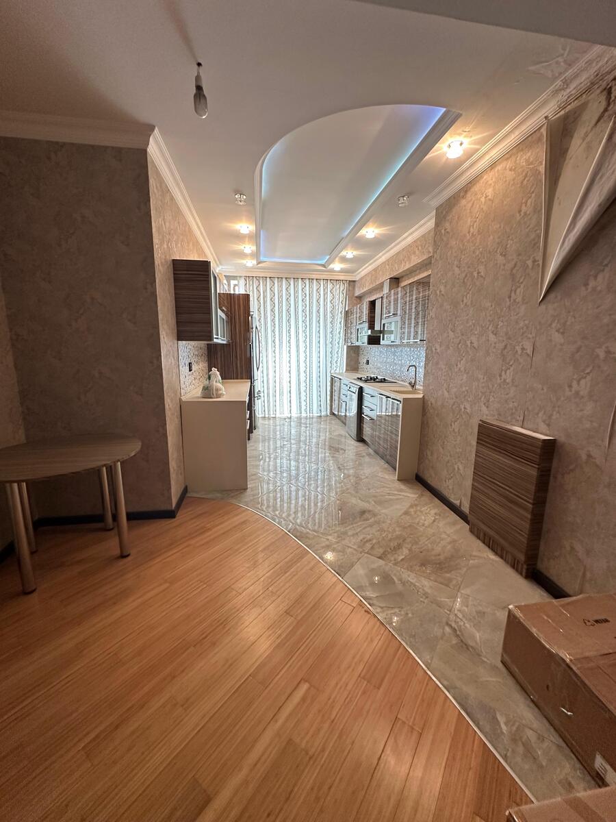 Satılır 4 otaqlı yeni tikili 200 m² — Mənzil, Bakı (4)