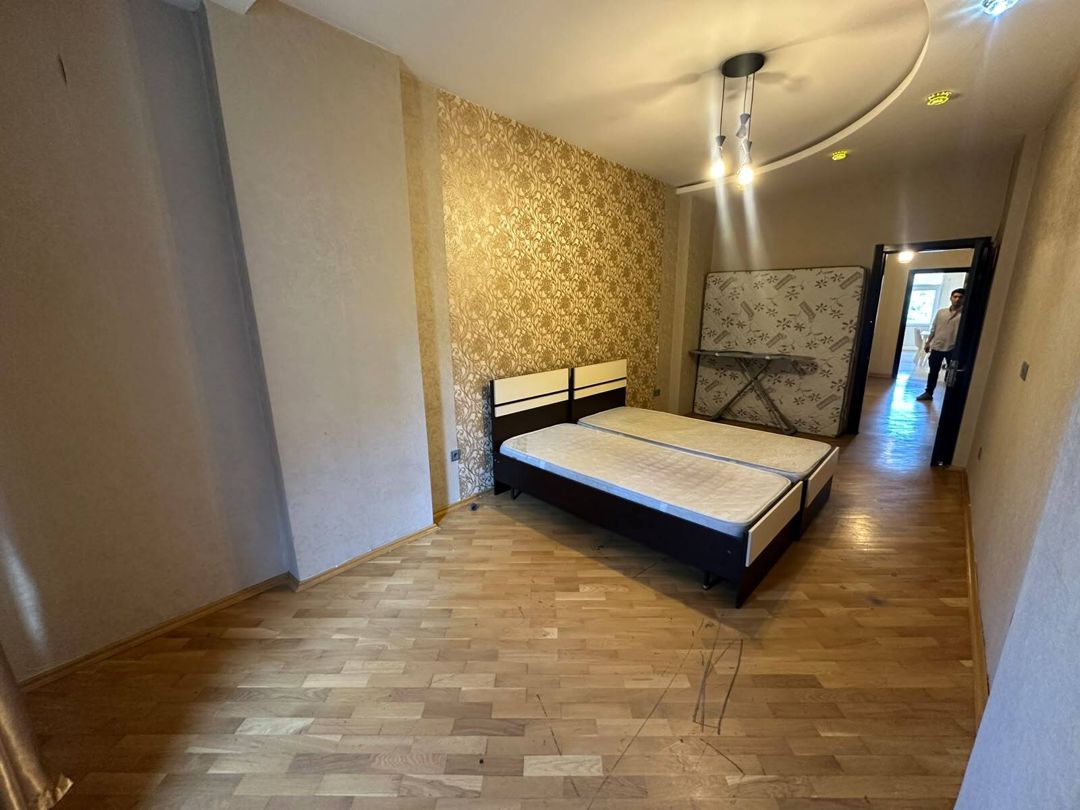 Satılır 4 otaqlı yeni tikili 170 m² — Mənzil, Bakı (7)