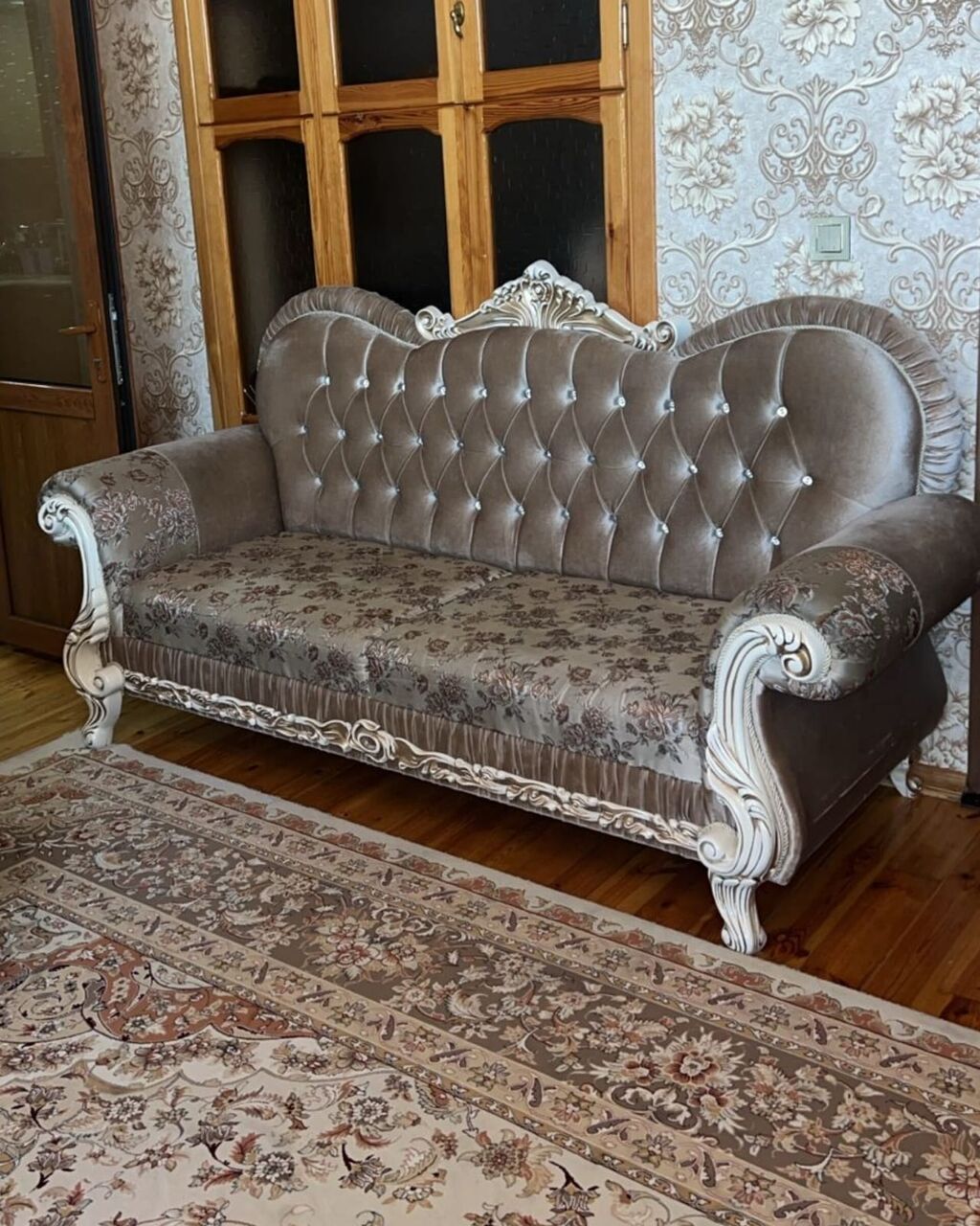 Klassik divan 2 eded. ela veziyyetde 330 azn (1) Cox baha alinib — Divanlər, Masazır (2)