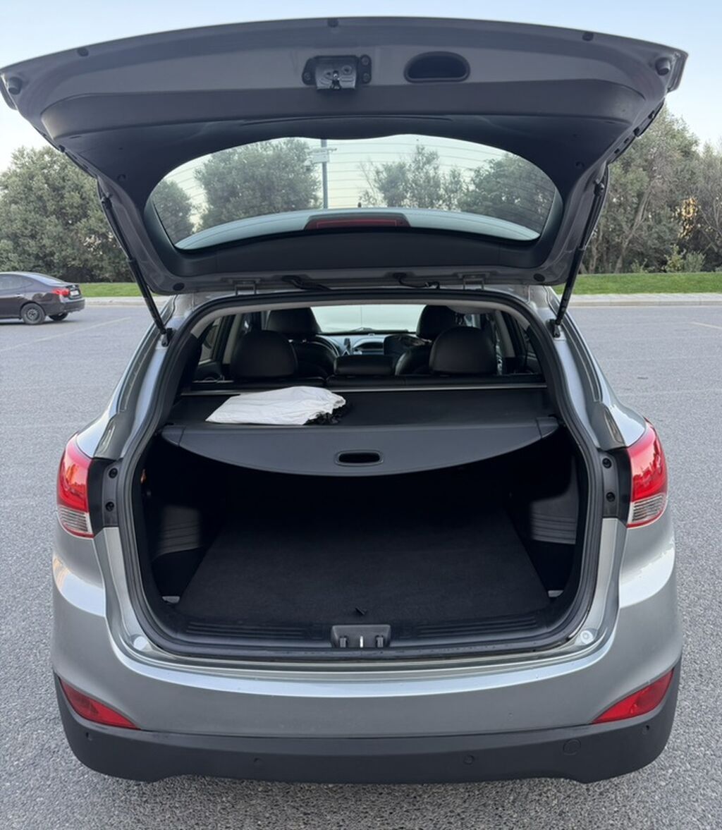Hyundai ix35 Limited 4WD – gümüş rəngli şəhər/krosover. Texniki və — Avtomobillər, Bakı (5)