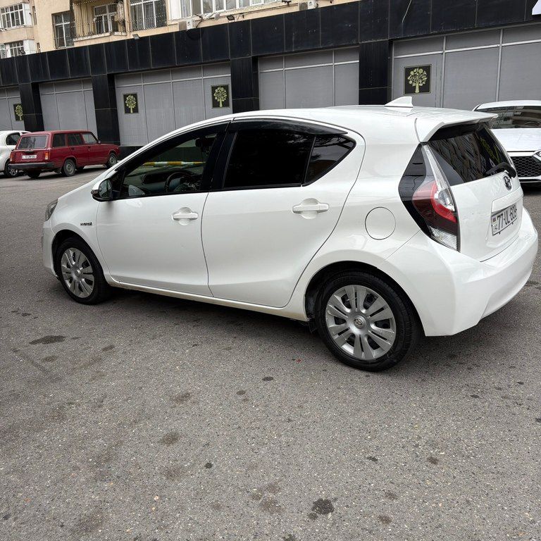 Toyota Aqua, 1.5 L, 0.9 kWh, 2017 il, 197 000 km — Avtomobillər, Bakı (3)