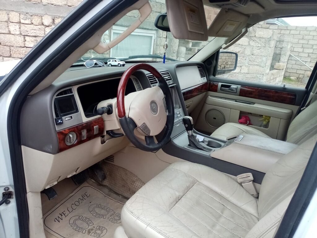 Lincoln Aviator/SUV (ağ rəng) Xüsusiyyətlər: - Kuzov: 5 qapılı tam — Avtomobillər, Digah (7)