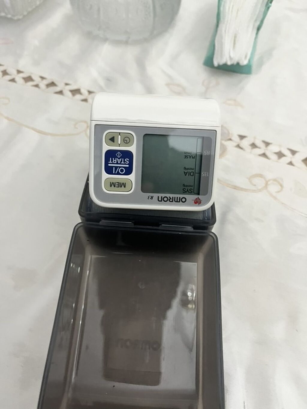 Omron R3 Digital Wrist Blood Pressure Monitor Xüsusiyyətlər: - Bilək — Tonometrlər və gliukometrlər, Bakı (3)