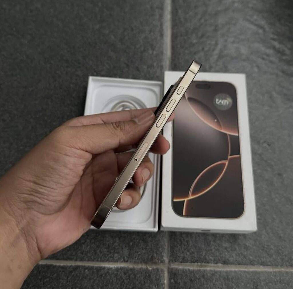 IPhone 16 Pro, 256 GB, White Titanium, Zəmanət, Simsiz şarj, Face ID — Apple iPhone, Bakı (5)