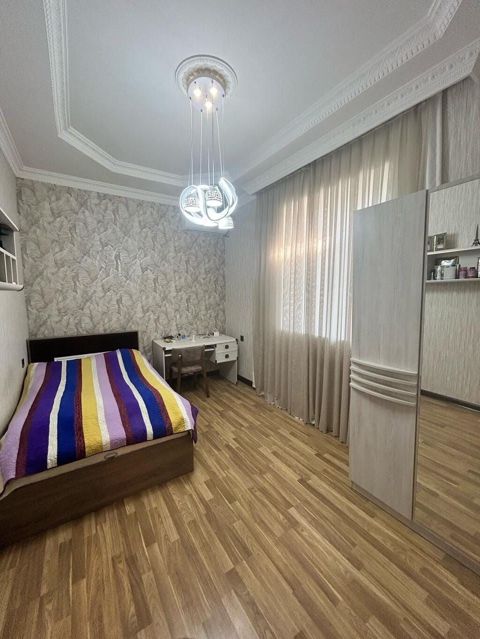 Perladan bazalı gənc yataq dəsti satılır. Dəst otaqda vahid və — Bakı