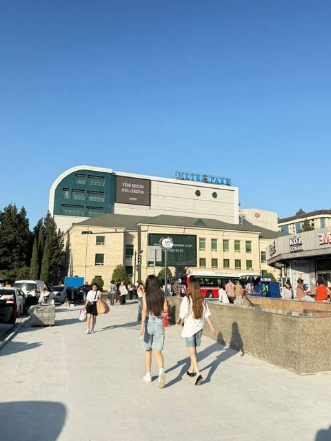 Satılır 2 otaqlı köhnə tikili 65 m² — Bakı