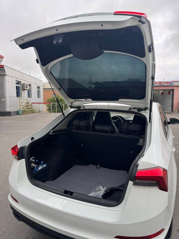 Skoda Rapid, 1.6 L, 2020 il, 184 000 km 77-OY-683 — Avtomobillər, Bakı (11)