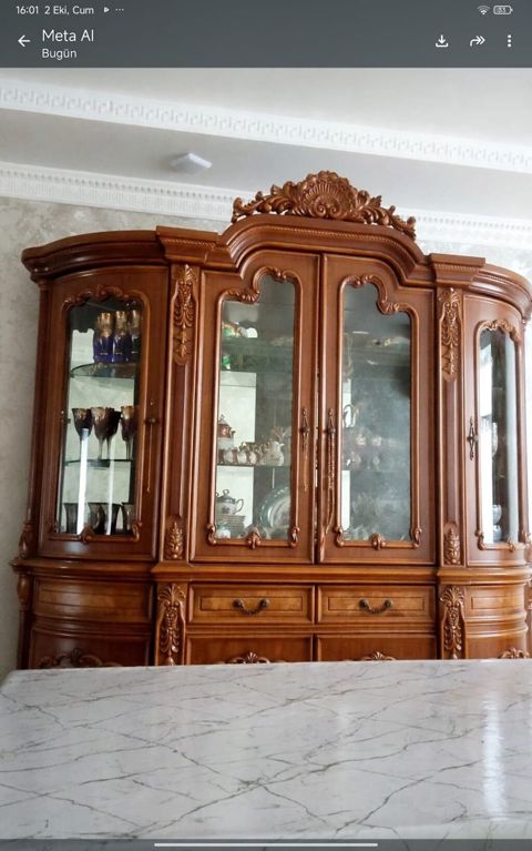 Klassik üslubda böyük vitrin-bufet - Material: təbii ağac (massiv) — Bərdə