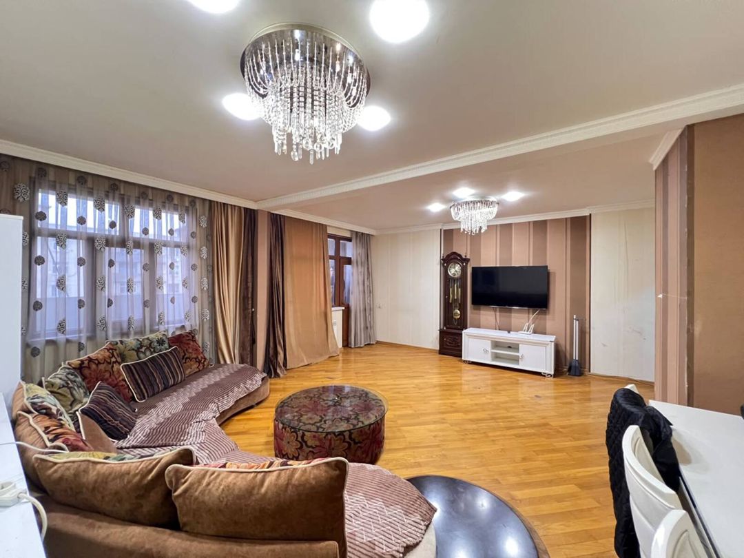 Satılır 5 otaqlı köhnə tikili 120 m² — Mənzil, Bakı (2)