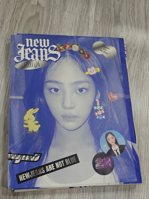 Məhsul: NewJeans – “New Jeans” (Debut EP) Bluebook Versiyası – Minji — Emin