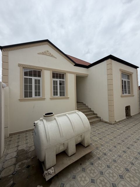 Satılır 3 otaqlı həyət evi/bağ evi 70 m² — Bakı