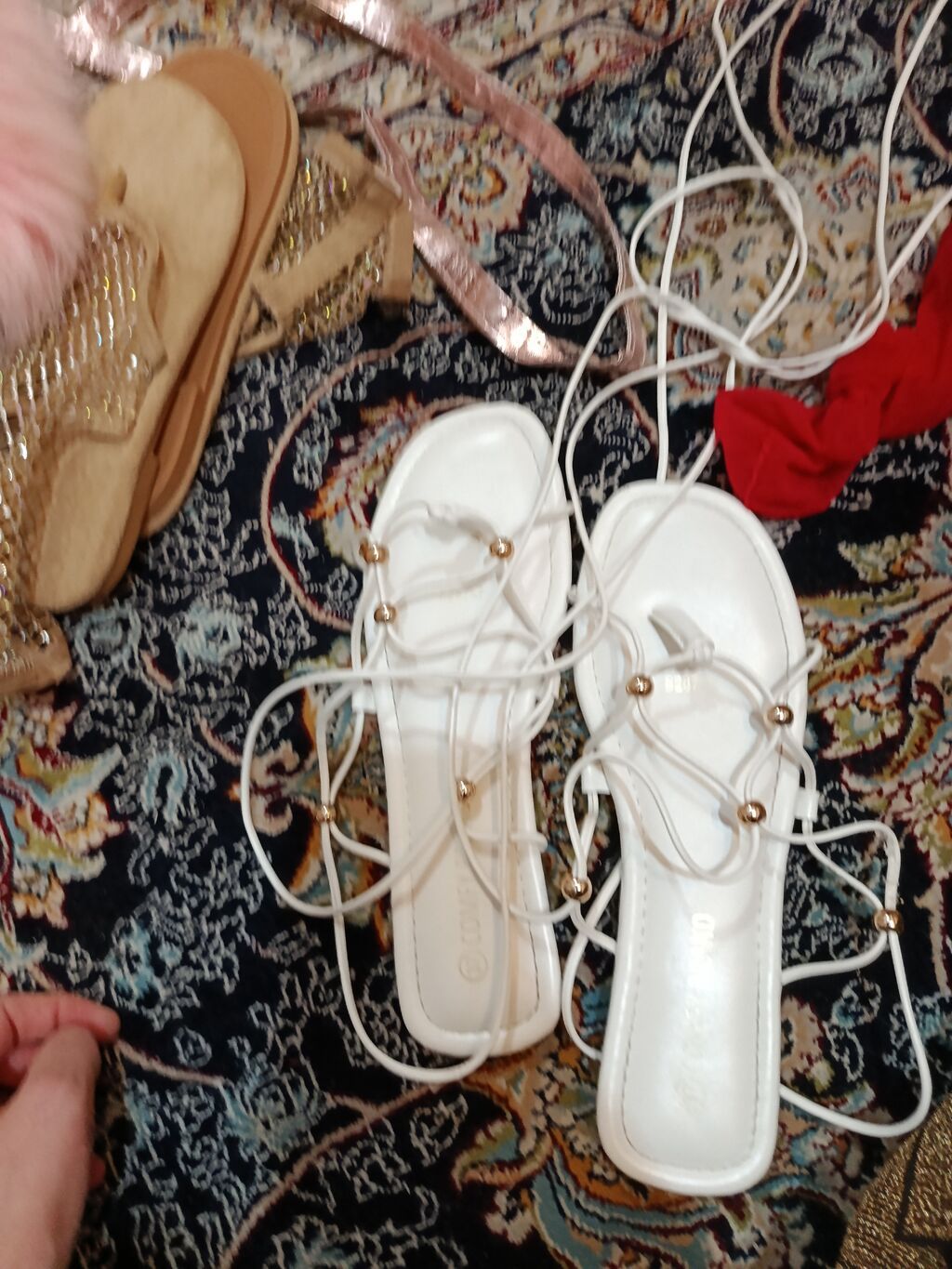 Məhsul dəsti – qadın aksesuarları və yay ayaqqabıları - Ağ bağlamalı — Sandal, Bakı