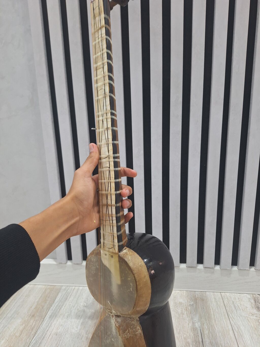Məhsul: Tar (Azərbaycan milli simli musiqi aləti) Təsvir: - Klassik — Gitarlar və digər simli alətlər, Bakı (5)