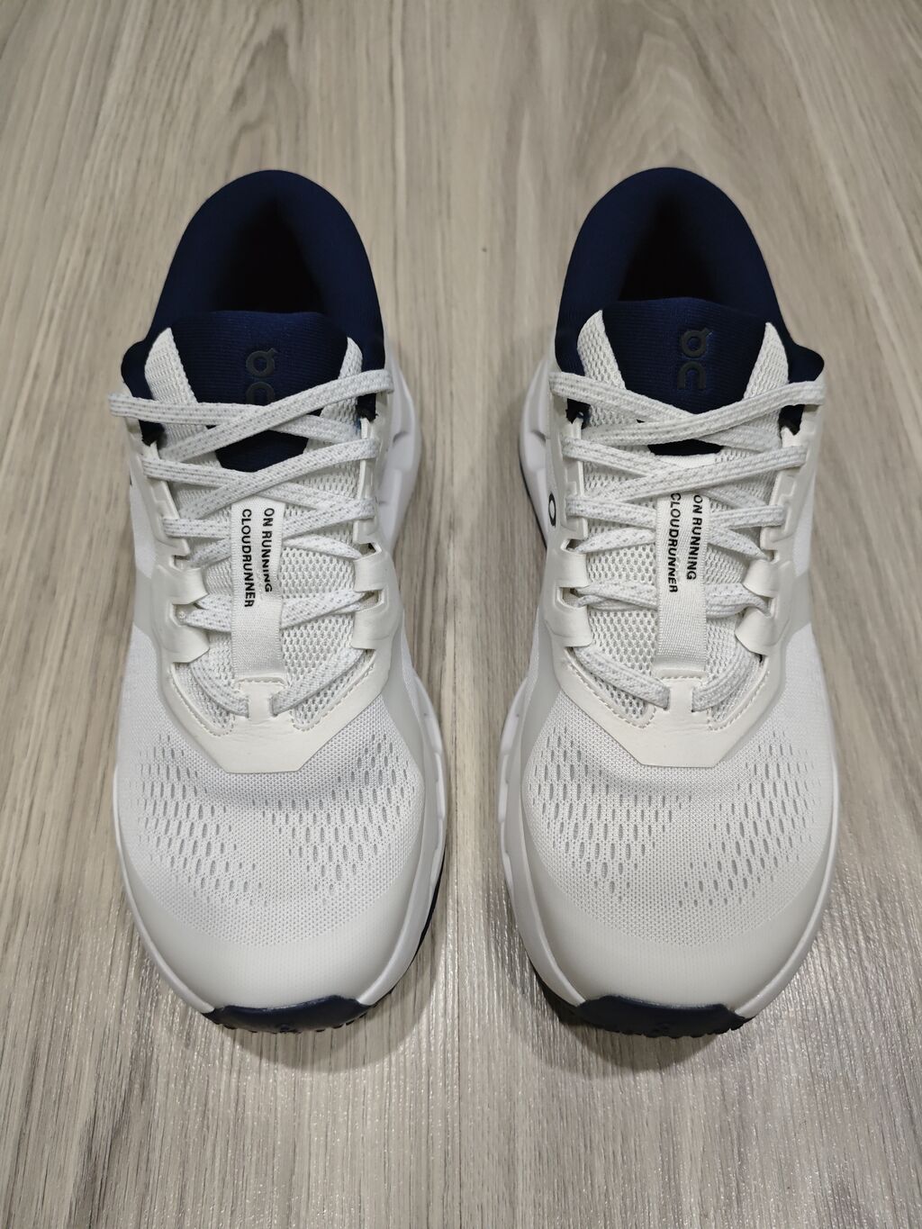 OnRunner Cloudrunner Şəkildəki ayaqqabı On running firmasının on — Krossovkalar, Bakı