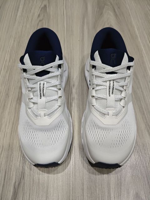 OnRunner Cloudrunner Şəkildəki ayaqqabı On running firmasının on — Bakı