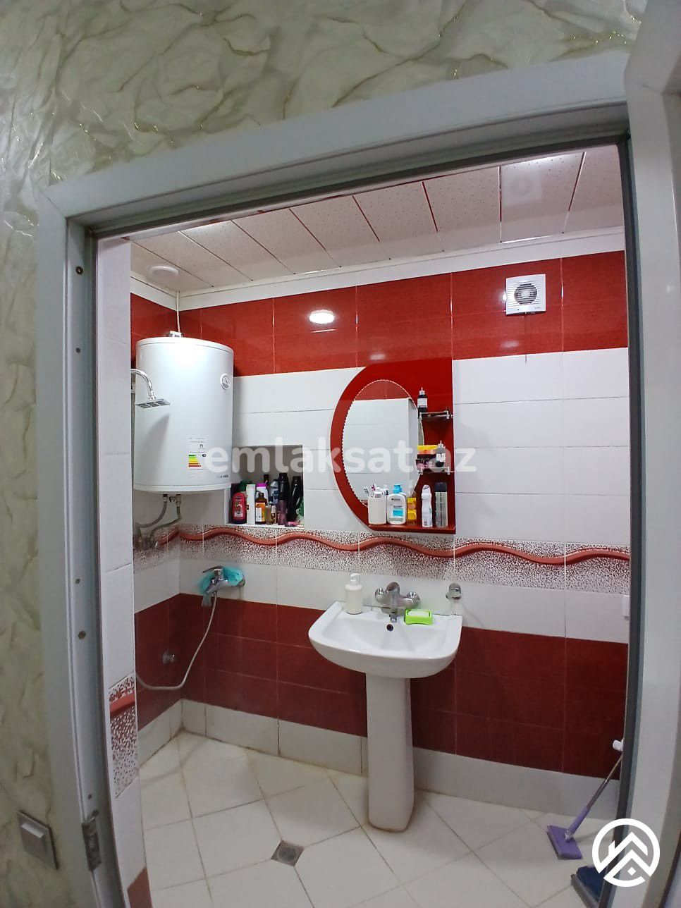 Satılır 3 otaq köhnə tikili 80 m², Avtovağzal metrosu — Mənzil, Bakı (4)