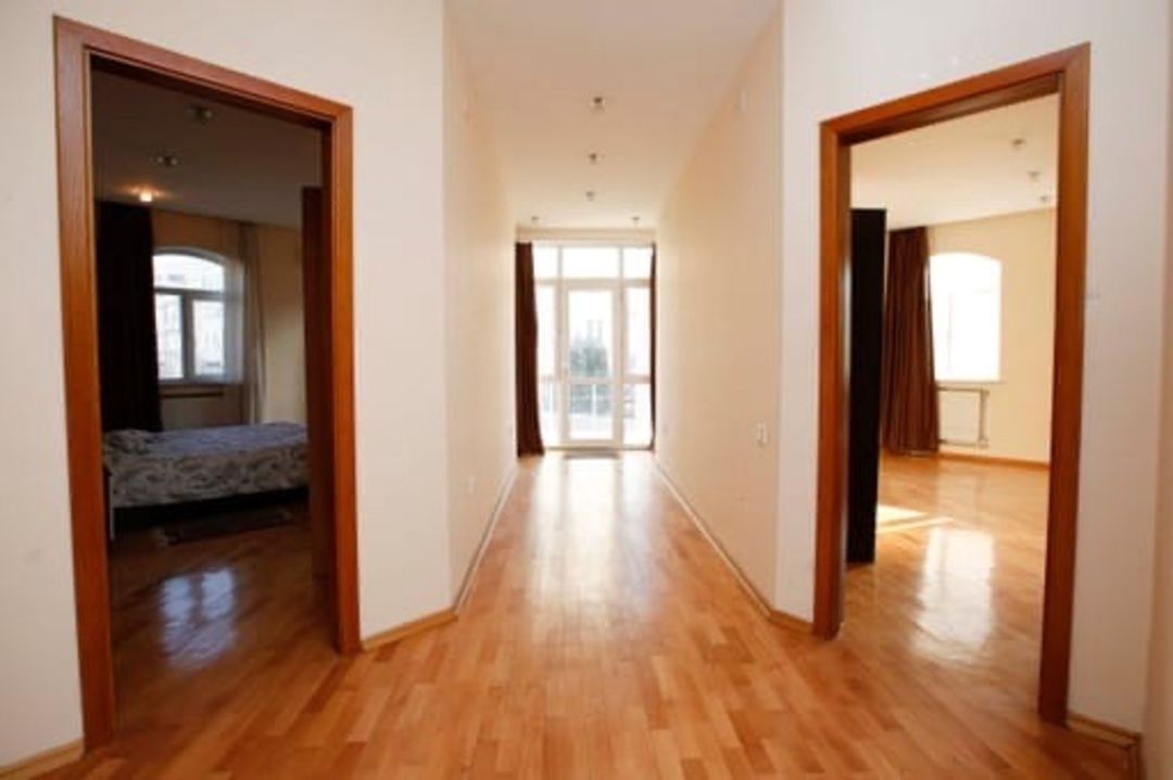 Satılır 7 otaqlı yeni tikili 350 m² — Mənzil, Bakı (5)
