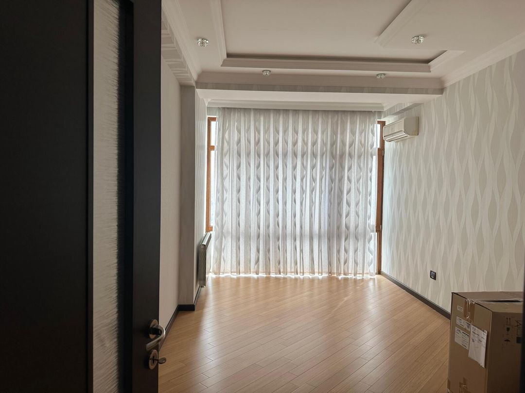 Satılır 4 otaqlı yeni tikili 200 m² — Mənzil, Bakı (5)