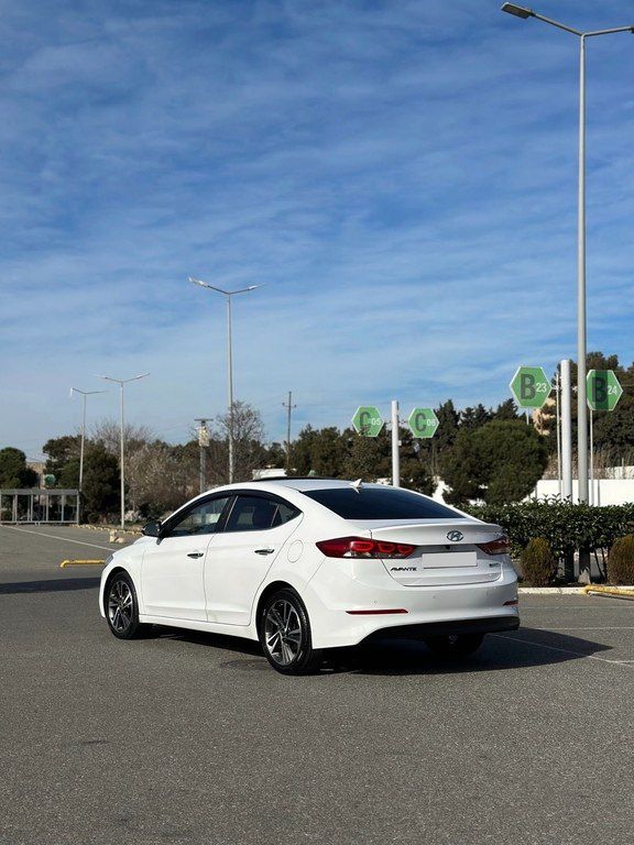 Hyundai Avante, 1.6 L, 2017 il, 186 000 km — Avtomobillər, Bakı (4)