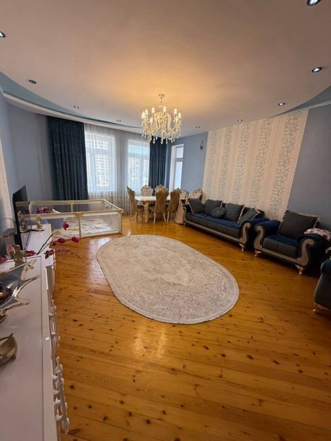 Satılır 3 otaqlı yeni tikili 140 m² — Bakı