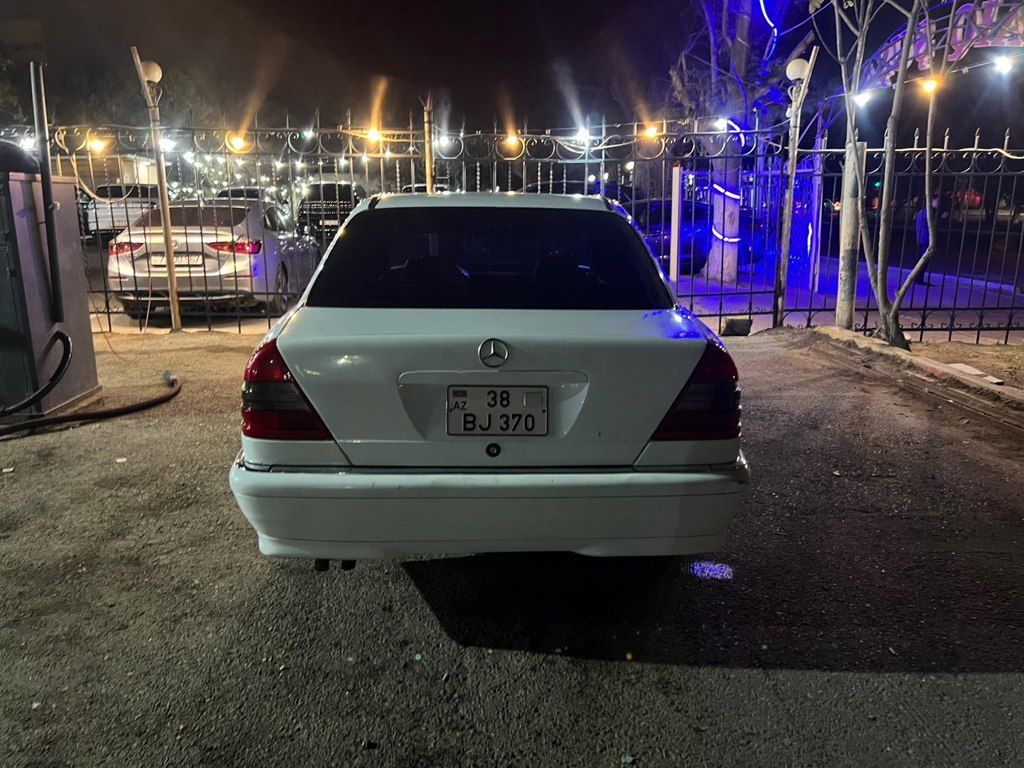 Mercedes C 240, 2.4 L, 1998 il, 555 846 km 38-BJ-370 — Avtomobillər, Bakı (7)