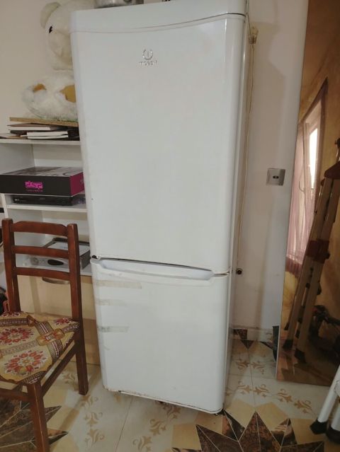 İşlənmiş 2 qapılı Indesit Soyuducu Satılır, rəng - Ağ — Xırdalan