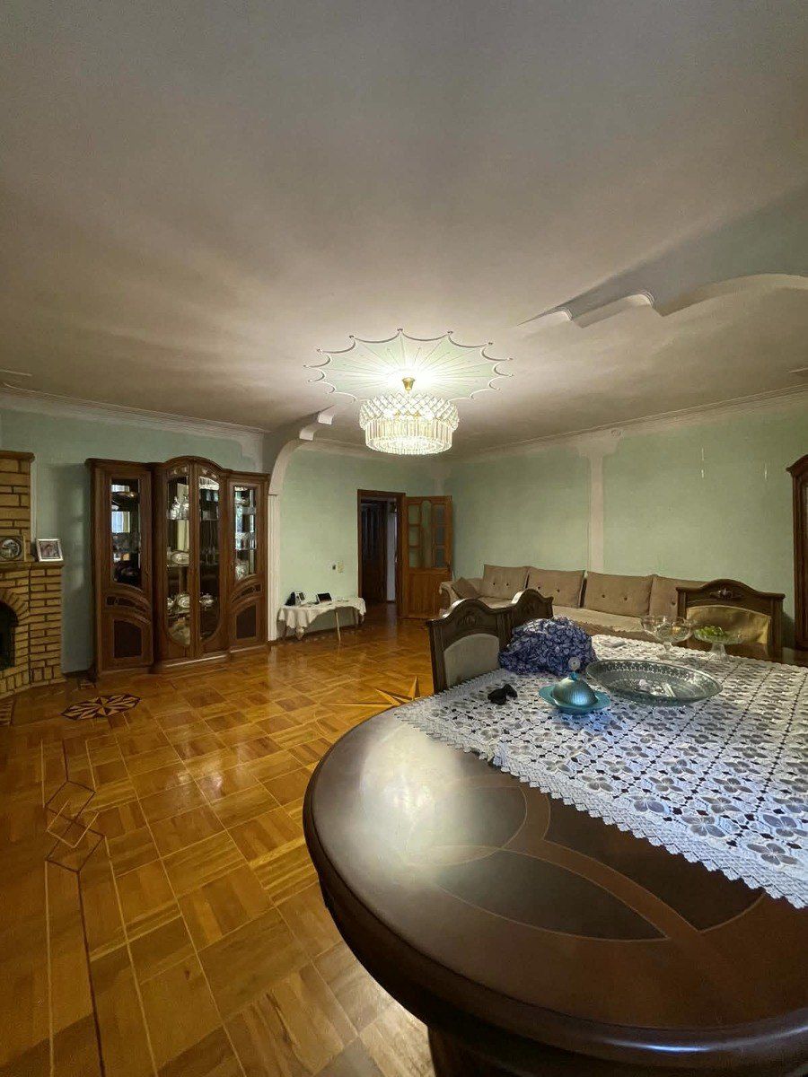 Satılır 4 otaqlı köhnə tikili 111 m² — Mənzil, Bakı (3)