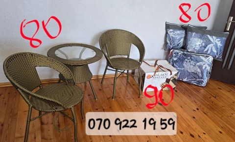 Rattan üslublu 2 ədəd kreslo + şüşə səthli dairəvi masa dəsti. Açıq — Bakı