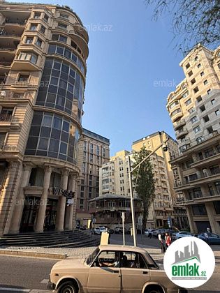 Satılır 4 otaqlı 141 m² yeni tikili Axundov bağı — Mənzil