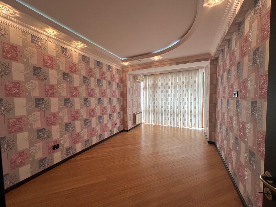 Satılır 4 otaqlı yeni tikili 200 m² — Mənzil, Bakı (8)