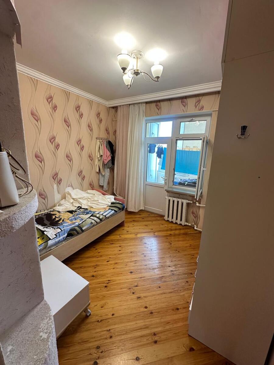 Satılır 4 otaqlı köhnə tikili 100 m² — Mənzil, Bakı (9)