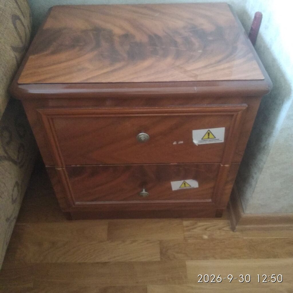 Klassik üslubda massiv ağac mebel dəsti - Rəng və material: Tünd qoz — Qonaq otağı üçün, Masazır (7)