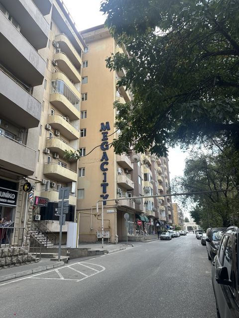 Satılır 4 otaqlı yeni tikili 165 m² — Bakı
