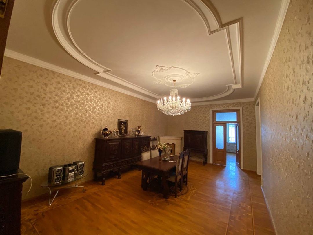 Satılır 5 otaqlı köhnə tikili 159 m² — Mənzil, Bakı (3)