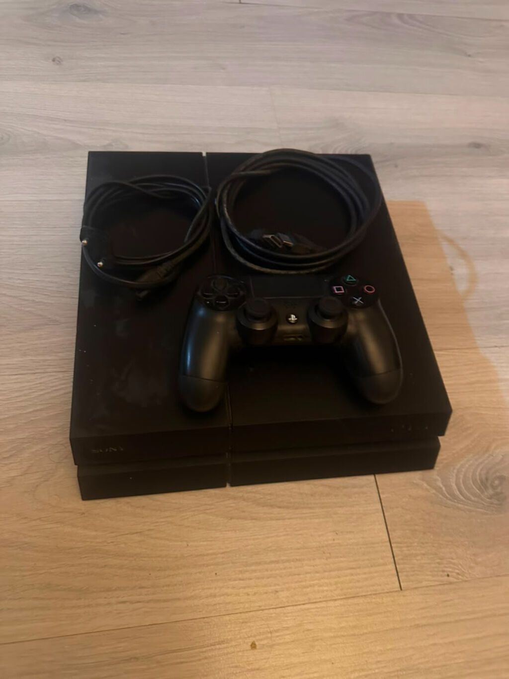 Playstation 4 satilir. Çox az istifadə olunub. Hətda toplamda istifade — Oyun konsolları, Bakı (2)