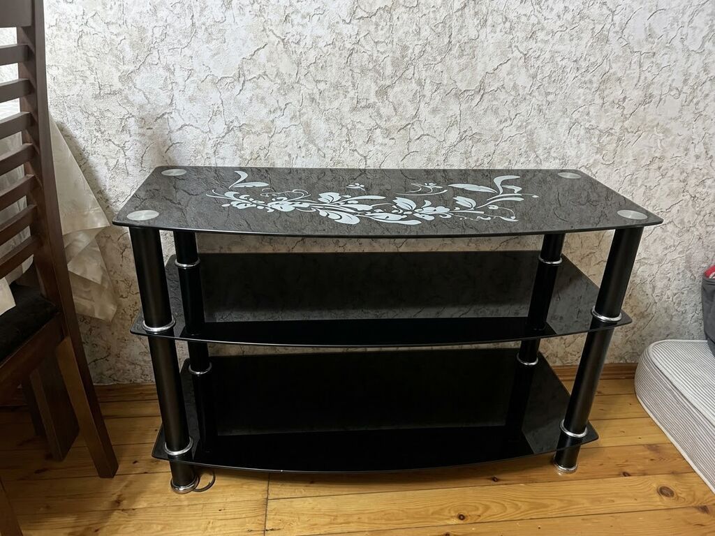 Şüşə TV stendi / media konsolu - Material: qalın temperli şüşə rəflər — Televizor altlıqları və standlar, Bakı